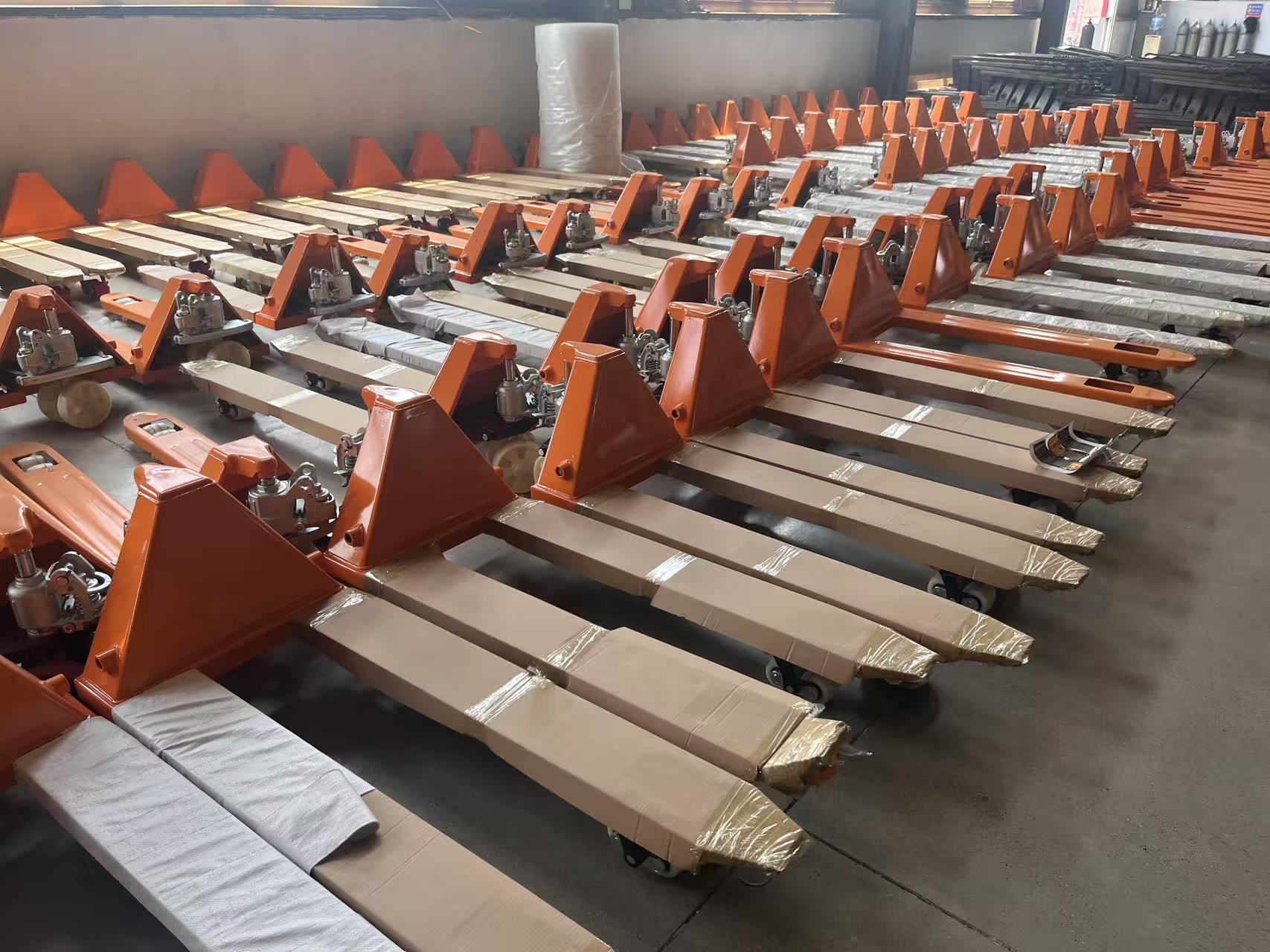 Manual vs Electric Pallet Trucks